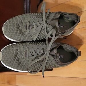Blondo Waterproof Olive Green Knit Sneakers
